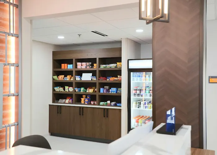 La Quinta Inn & Suites By Wyndham Auburn - University Area